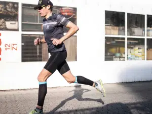 Running Under Control Short V.2 |Compressport T2