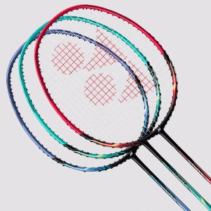 Nanoray -10 F8 (83G / 4UG4) Badminton Raketi | Yonex
