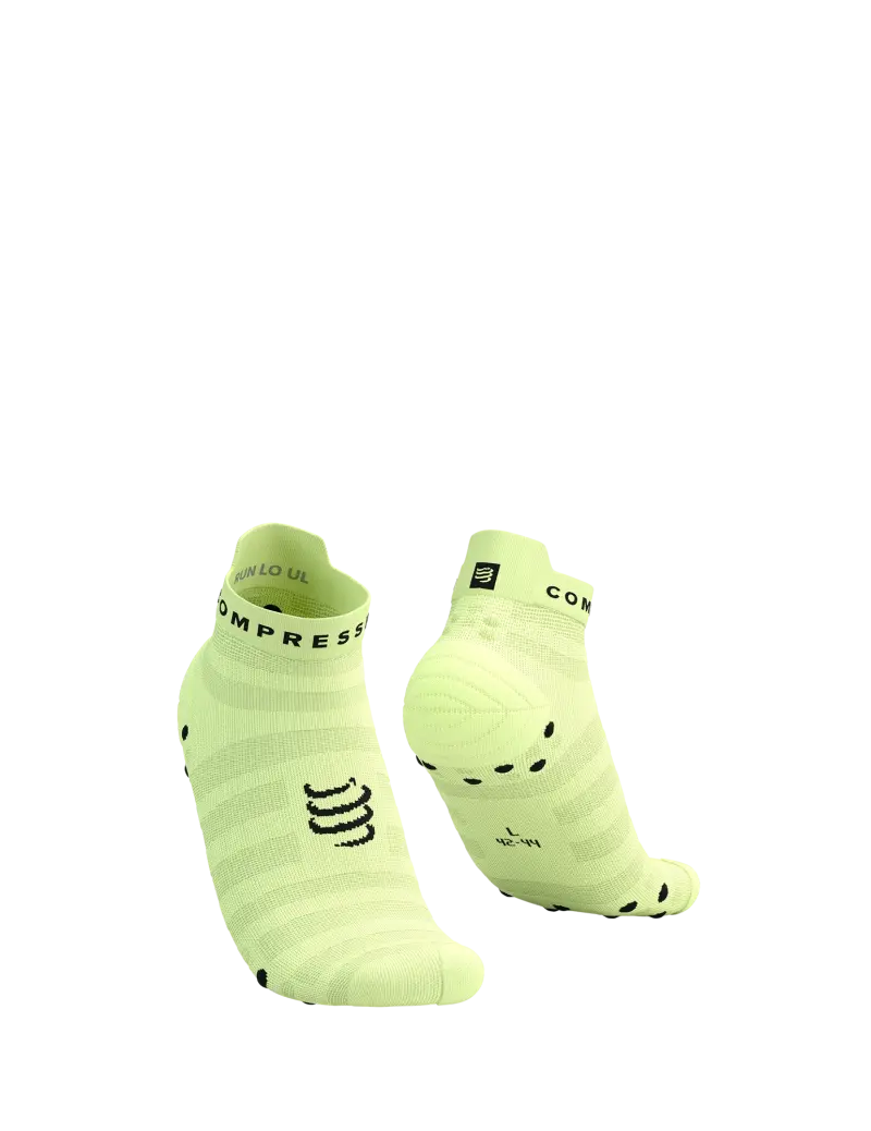 Pro Racing Socks V4.0 - Run Low Kısa - Performans Çorabı | Compressport Ekru / Yeşil - T3