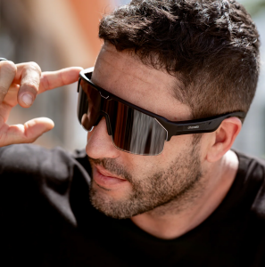 Müzikli ve Hızlı Ton Ayarlı (Fire Lenses) Akıllı Spor Güneş Gözlüğü  - Mat Siyah/Duman Grisi | Chamelo