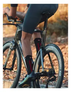 Aero  Socks- Triatlon/Koşu Çorabı |Compressport beyaz / pembe - T2