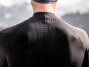 3D Termal Uzun Koollu İçlik (Siyah ve Beyaz) | Compressport