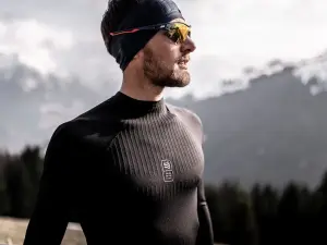 3D Termal Uzun Kollu İçlik (Siyah ve Beyaz) | Compressport S/M - Siyah